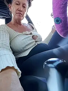 Snapshot of TheDime chatting on October 26, 11:20 pm TheDime online show from October 26, 11:20 pm