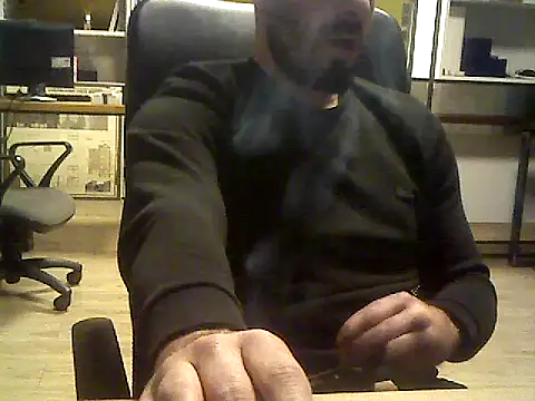 giorgakaci69 online show from December 18, 6:46 pm