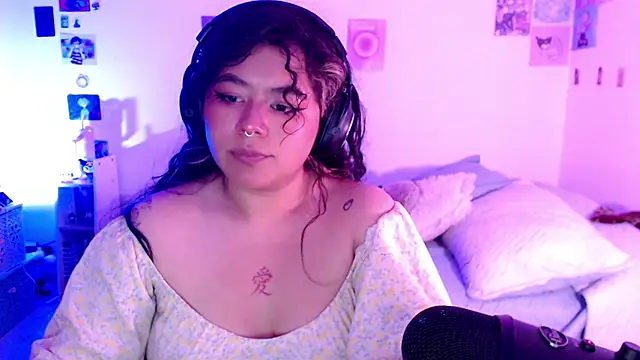 StephaniFox online show from December 3, 4:25 am