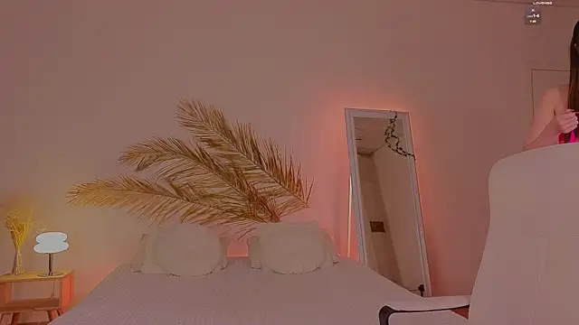 mo11y kitten online show from December 1, 9:37 pm