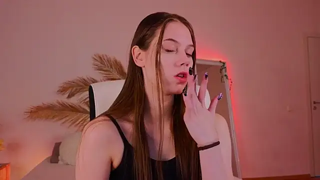 mo11y kitten online show from December 15, 9:31 pm