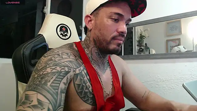 Snapshot of Angel_sex_latin chatting on December 17, 8:34 am Angel sex latin online show from December 17, 8:34 am