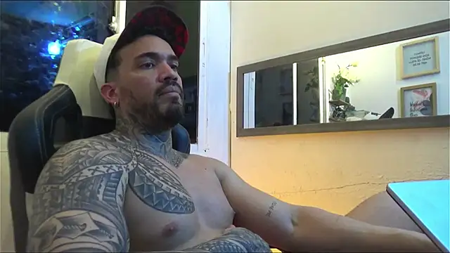 Snapshot of Angel_sex_latin chatting on January 12, 12:49 am Angel sex latin online show from January 12, 12:49 am