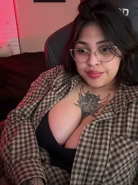 miacanela xo online show from February 8, 8:20 am
