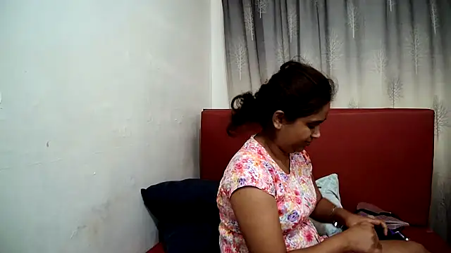 Cute Indian00 online show from January 28, 5:11 am