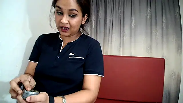 Cute Indian00 online show from February 6, 9:53 am