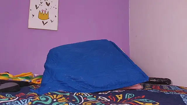 vale ross  online show from February 7, 9:16 am