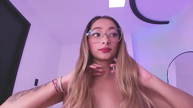 vale ross  online show from February 6, 3:11 am