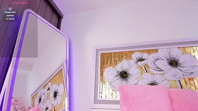 Snapshot of aaryy_ chatting on October 8, 6:16 pm aaryy online show from October 8, 6:16 pm