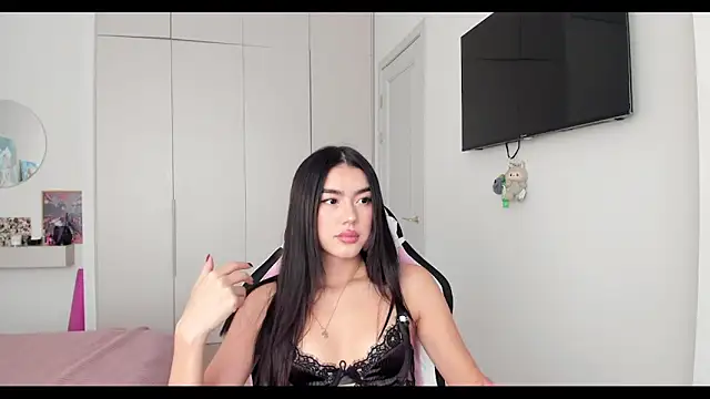 Snapshot of Shineel chatting on September 21, 5:31 am Shineel online show from September 21, 5:31 am