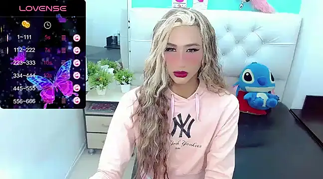 Snapshot of kinverly_sexyx chatting on January 7, 3:44 pm kinverly sexyx online show from January 7, 3:44 pm