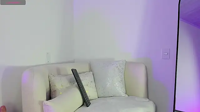 Snapshot of 1m_megan chatting on October 7, 3:14 am 1m megan online show from October 7, 3:14 am