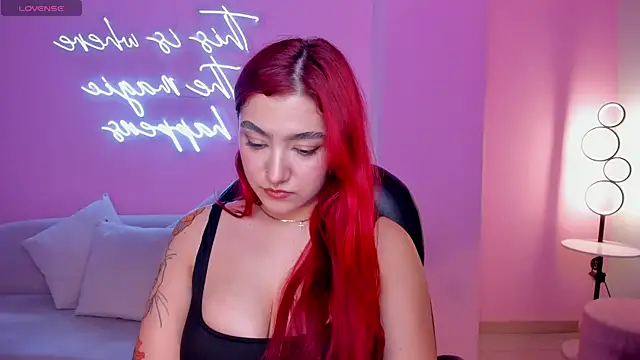 ViolettCastel online show from January 18, 7:26 pm