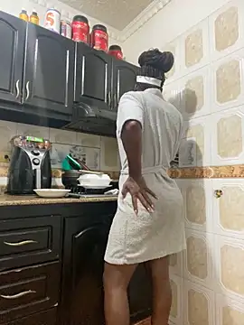 sweetsarabig22cm online show from March 14, 5:05 am