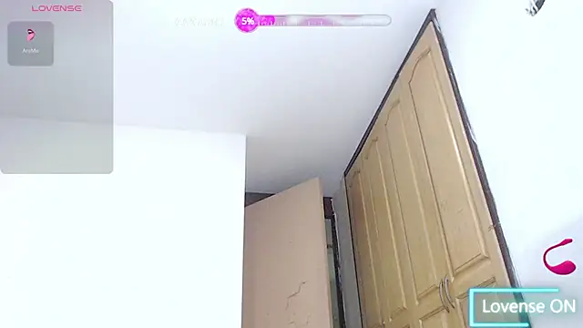 Snapshot of Miss_Karla1 chatting on January 16, 4:07 am Miss Karla1 online show from January 16, 4:07 am