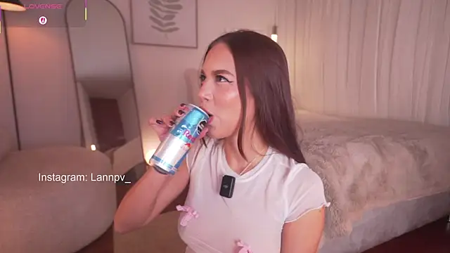 lanie   online show from January 8, 9:50 pm