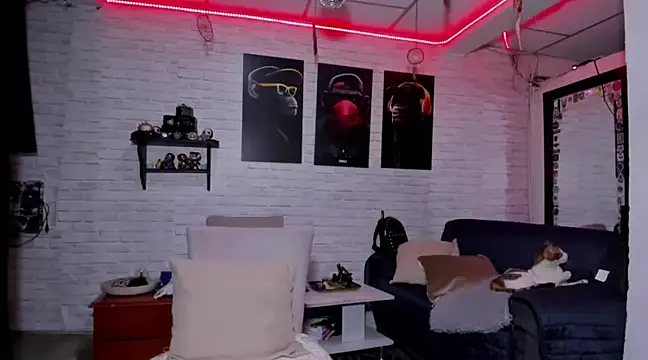 Kimmymadison- online show from January 19, 5:26 am