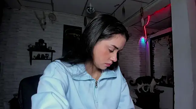 Kimmymadison- online show from February 12, 9:11 pm