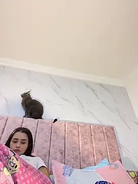 Kimmymadison- online show from June 7, 5:44 am