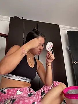 Kimmymadison- online show from July 22, 8:11 pm