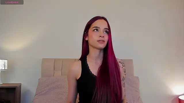Snapshot of Roxxy_mora chatting on March 12, 9:03 pm Roxxy mora online show from March 12, 9:03 pm