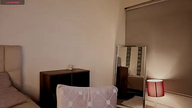 Snapshot of Roxxy_mora chatting on September 15, 9:37 pm Roxxy mora online show from September 15, 9:37 pm