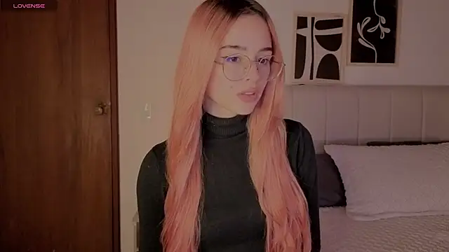 Roxxy mora online show from February 2, 10:30 pm