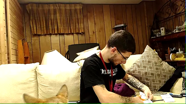 hungkubenski online show from November 2, 1:08 am