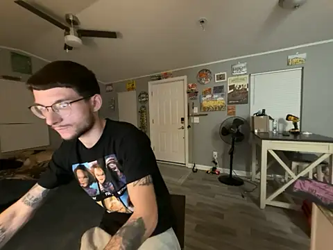 hungkubenski online show from November 11, 5:51 am