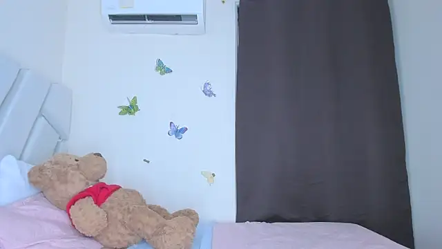 Snapshot of sofiacastillo01 chatting on February 27, 1:44 pm sofiacastillo01 online show from February 27, 1:44 pm