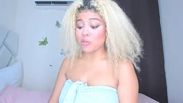 Snapshot of sofiacastillo01 chatting on February 28, 1:50 am sofiacastillo01 online show from February 28, 1:50 am