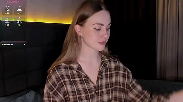 Snapshot of LoveGameSexx chatting on January 15, 4:11 pm LoveGameSexx online show from January 15, 4:11 pm