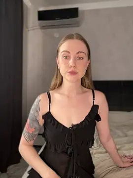 Snapshot of LoveGameSexx chatting on February 7, 9:57 am LoveGameSexx online show from February 7, 9:57 am