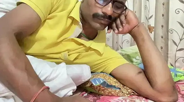 HORNY4UDESI online show from December 1, 10:53 pm
