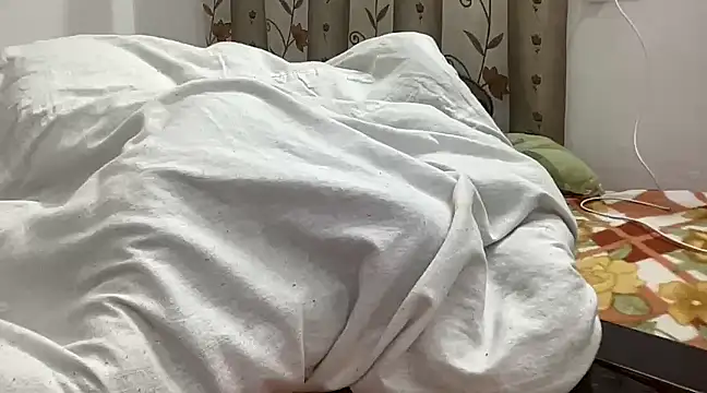 HORNY4UDESI online show from December 30, 6:49 pm