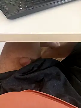 Snapshot of keral1234 chatting on April 15, 6:20 am keral1234 online show from April 15, 6:20 am