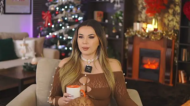EvaSunderland online show from December 8, 8:47 pm