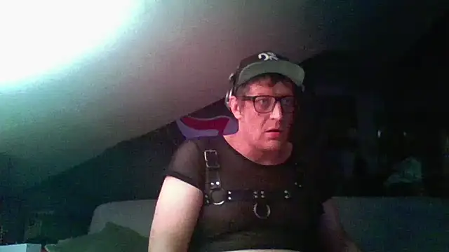 Bigthroaterboy online show from December 5, 10:01 pm