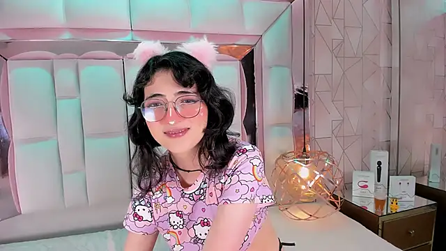 Snapshot of SaraMartini1 chatting on September 13, 6:02 am SaraMartini1 online show from September 13, 6:02 am