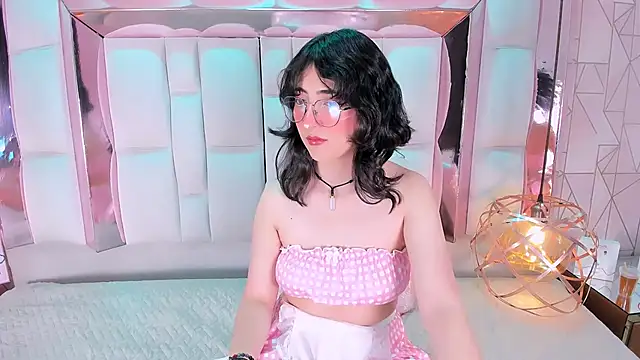 Snapshot of SaraMartini1 chatting on September 14, 5:50 am SaraMartini1 online show from September 14, 5:50 am