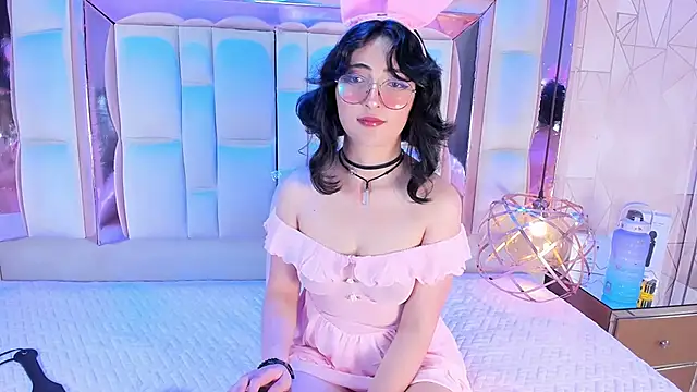 Snapshot of SaraMartini1 chatting on October 4, 5:49 am SaraMartini1 online show from October 4, 5:49 am