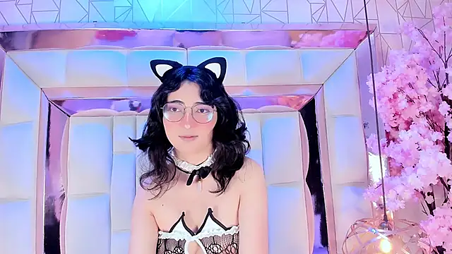 Snapshot of SaraMartini1 chatting on November 9, 6:33 am SaraMartini1 online show from November 9, 6:33 am