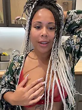 HaileyDiana online show from October 9, 4:16 pm