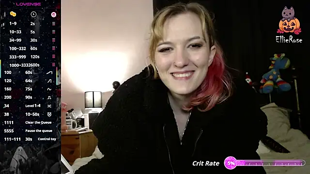 Snapshot of EllieeRose chatting on April 5, 10:40 pm EllieeRose online show from April 5, 10:40 pm