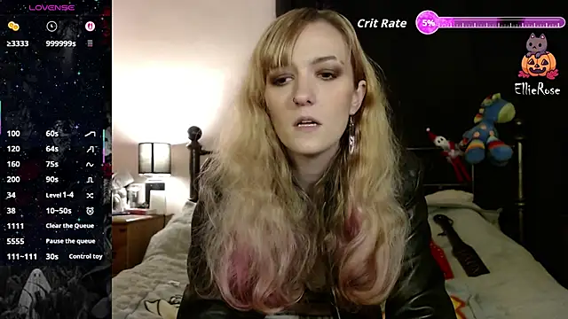 Snapshot of EllieeRose chatting on June 11, 5:05 am EllieeRose online show from June 11, 5:05 am