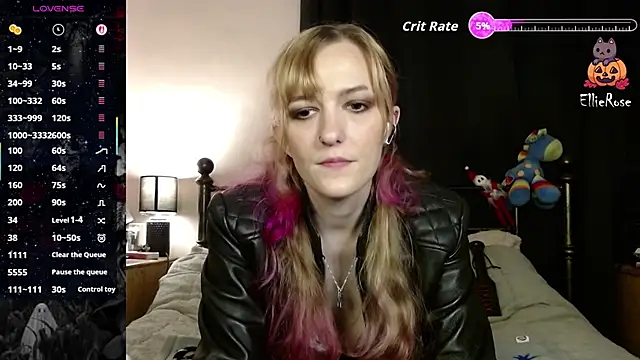 Snapshot of EllieeRose chatting on June 13, 4:49 pm EllieeRose online show from June 13, 4:49 pm