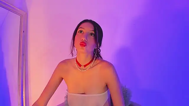 LyaEvanss online show from October 18, 1:45 pm