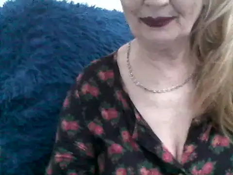 CarlyTreat online show from December 20, 4:14 pm