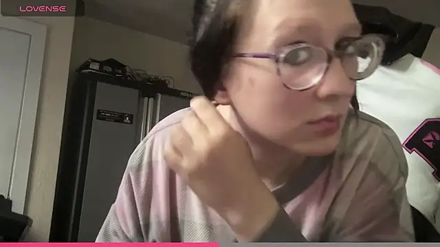 Snapshot of YandereDemon chatting on October 7, 6:16 pm YandereDemon online show from October 7, 6:16 pm