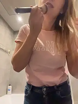 Vanilladreams online show from February 3, 5:29 pm